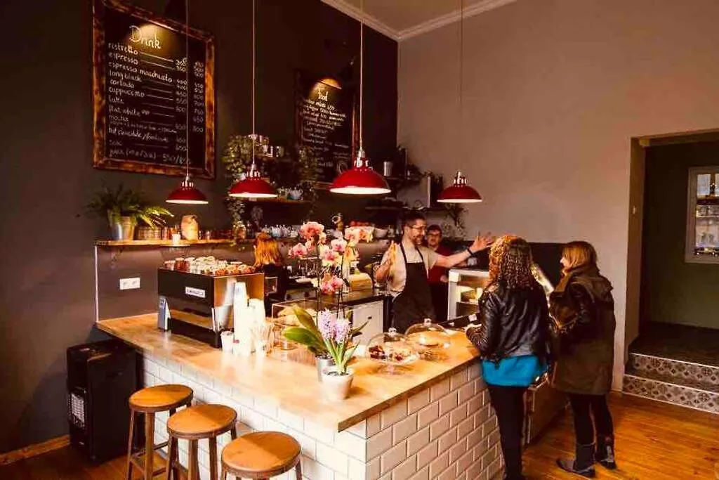 Happy Loft - Colorful Industrial Studio, Fast Internet, Near Main Station Budapest 0*,  Hungary