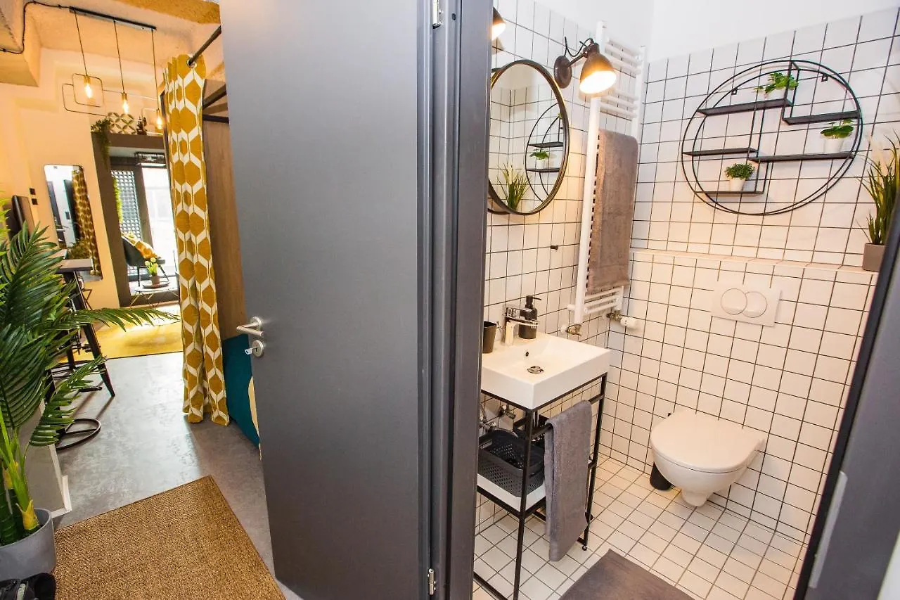 Happy Loft - Colorful Industrial Studio, Fast Internet, Near Main Station Budapest Hungary